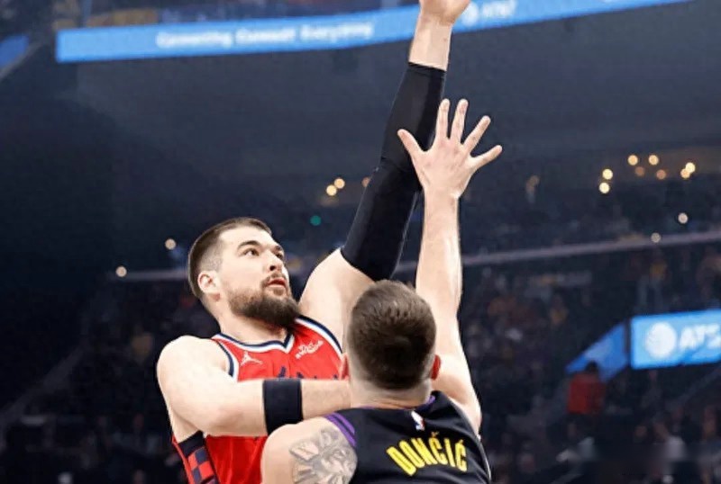 快船配角熬出頭了！祖巴茨+柯林斯統(tǒng)治級表現(xiàn)，替補還有3支點！