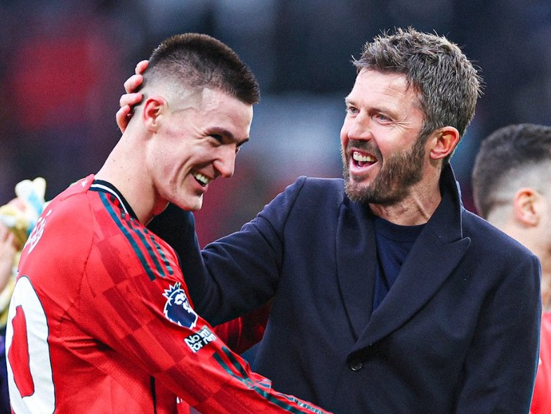 布魯斯：卡里克現(xiàn)在確實(shí)面臨該不該讓謝什科首發(fā)的難題